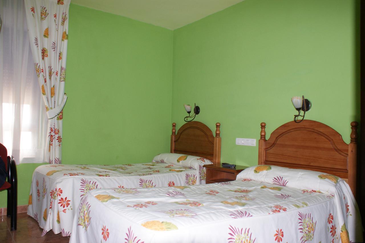 Hostal Carazo Torquemada Exterior photo