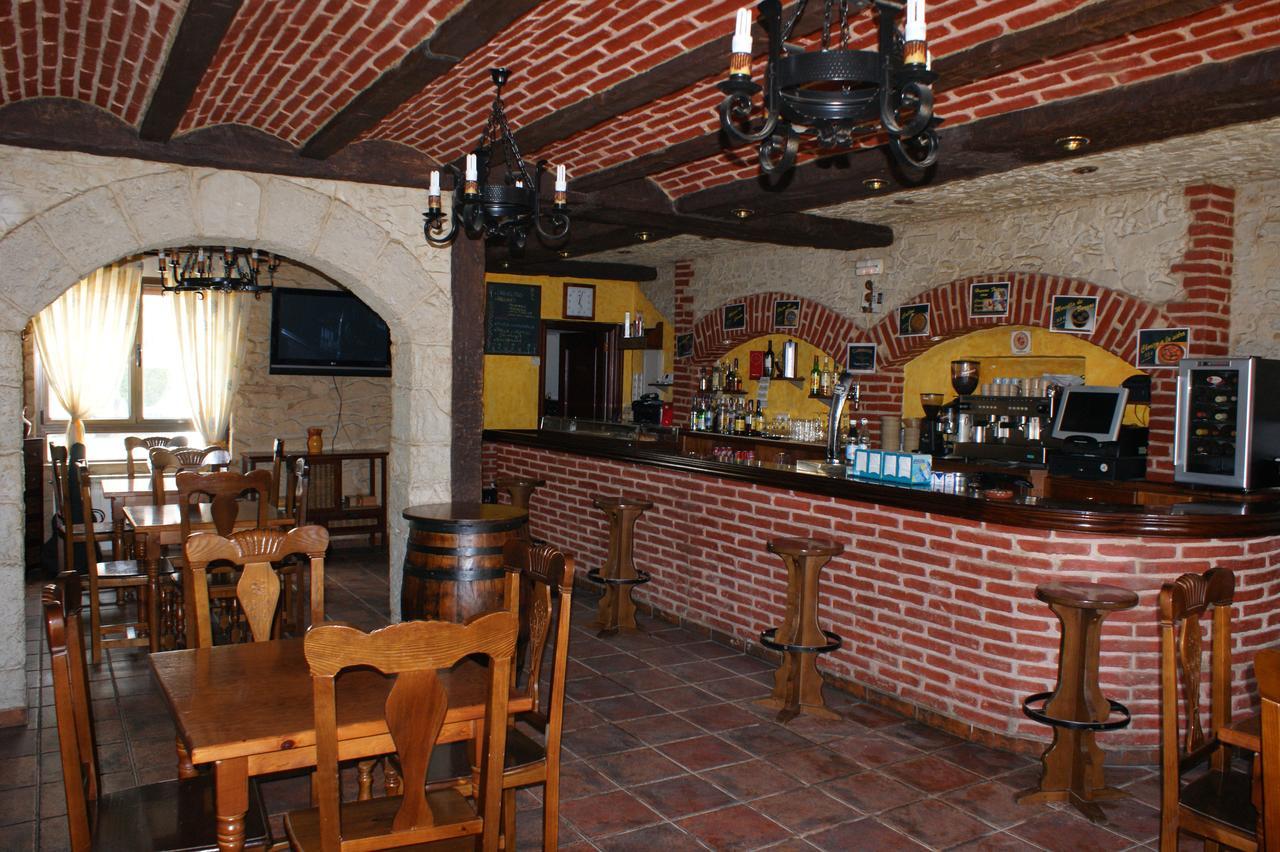 Hostal Carazo Torquemada Exterior photo