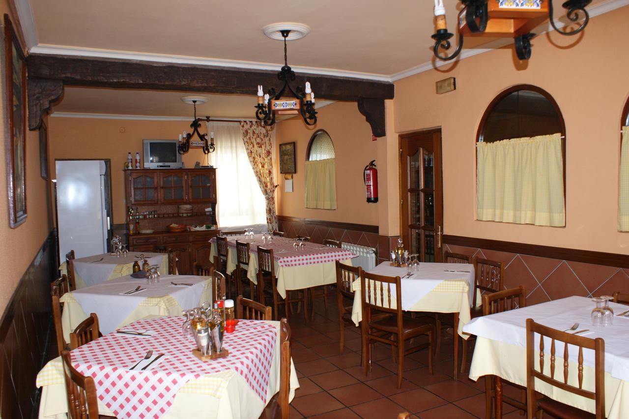 Hostal Carazo Torquemada Exterior photo
